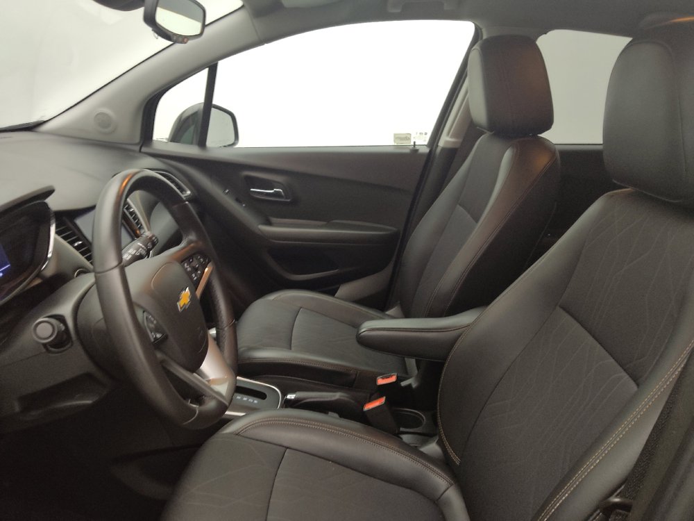 Used 2020 Chevrolet Trax LT w/ LT Convenience Package FWD image 17