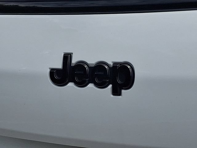 Used 2024 Jeep Grand Cherokee L Altitude AWD/4WD image 39
