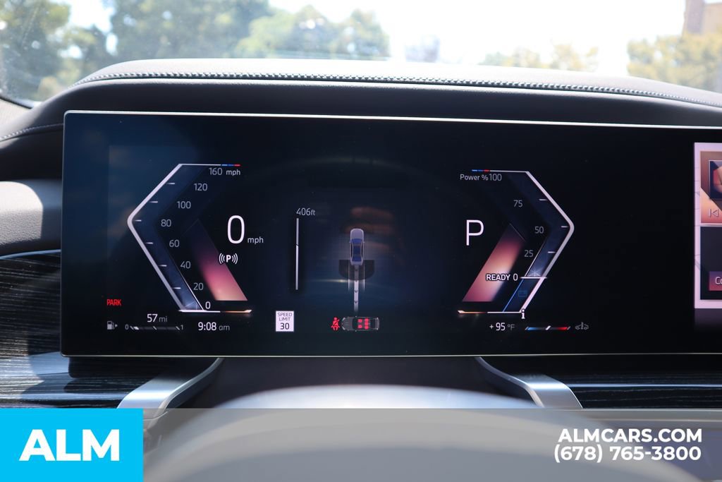 Used 2025 BMW 740i w/ Premium Package image 39