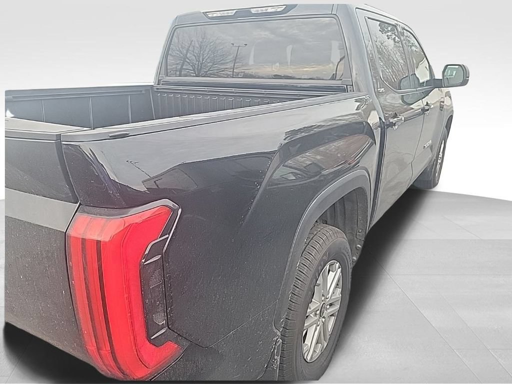 Used 2022 Toyota Tundra SR5 AWD/4WD image 3