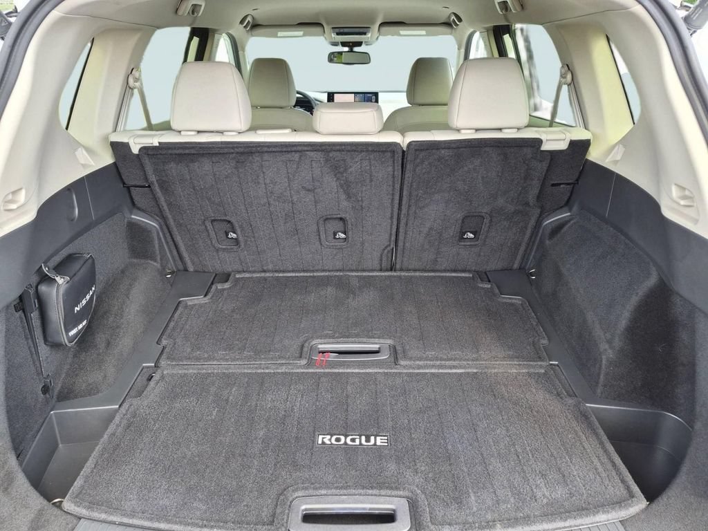 Used 2025 Nissan Rogue SL AWD/4WD image 26