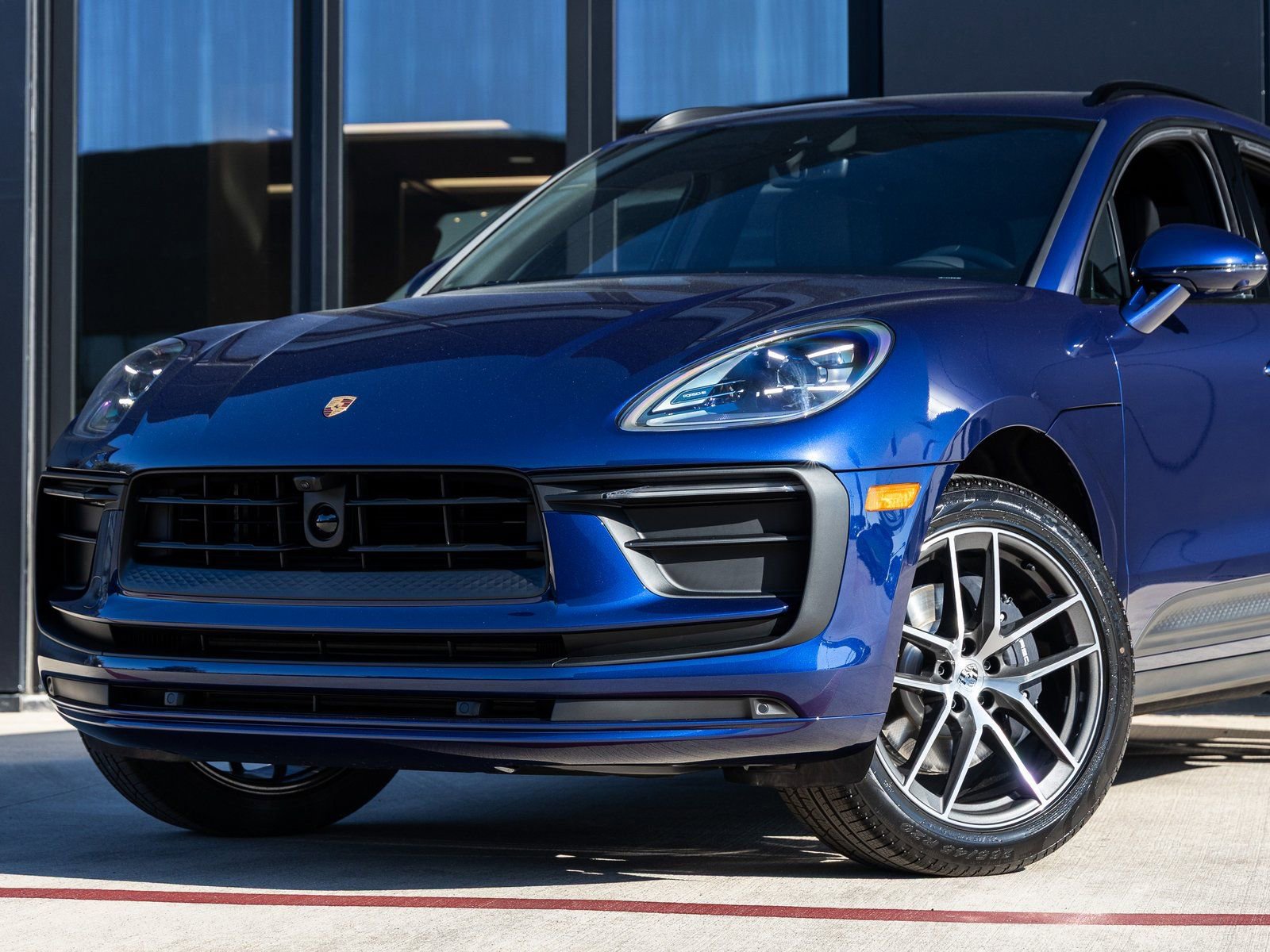 Certified 2026 Porsche Macan image 7