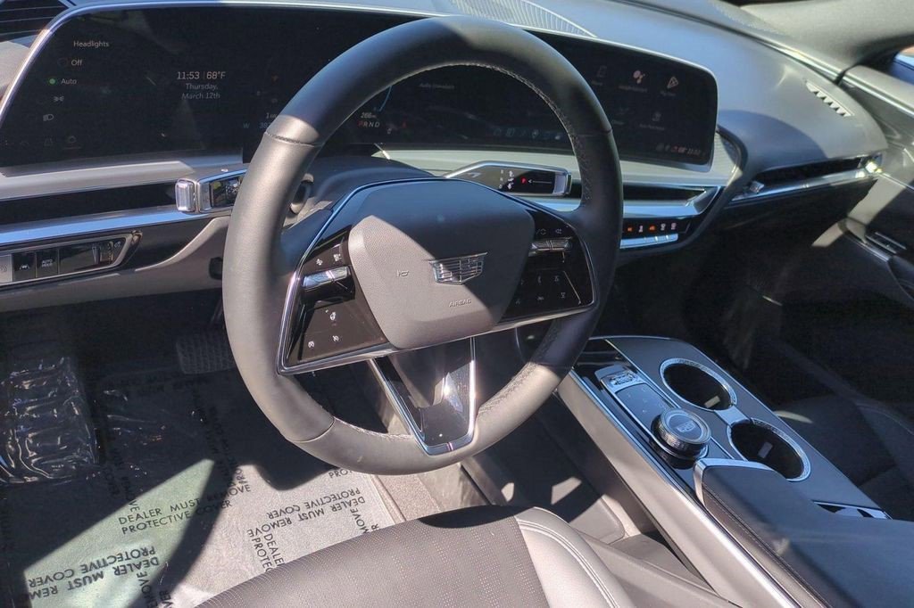 Certified 2024 Cadillac Lyriq Luxury image 8
