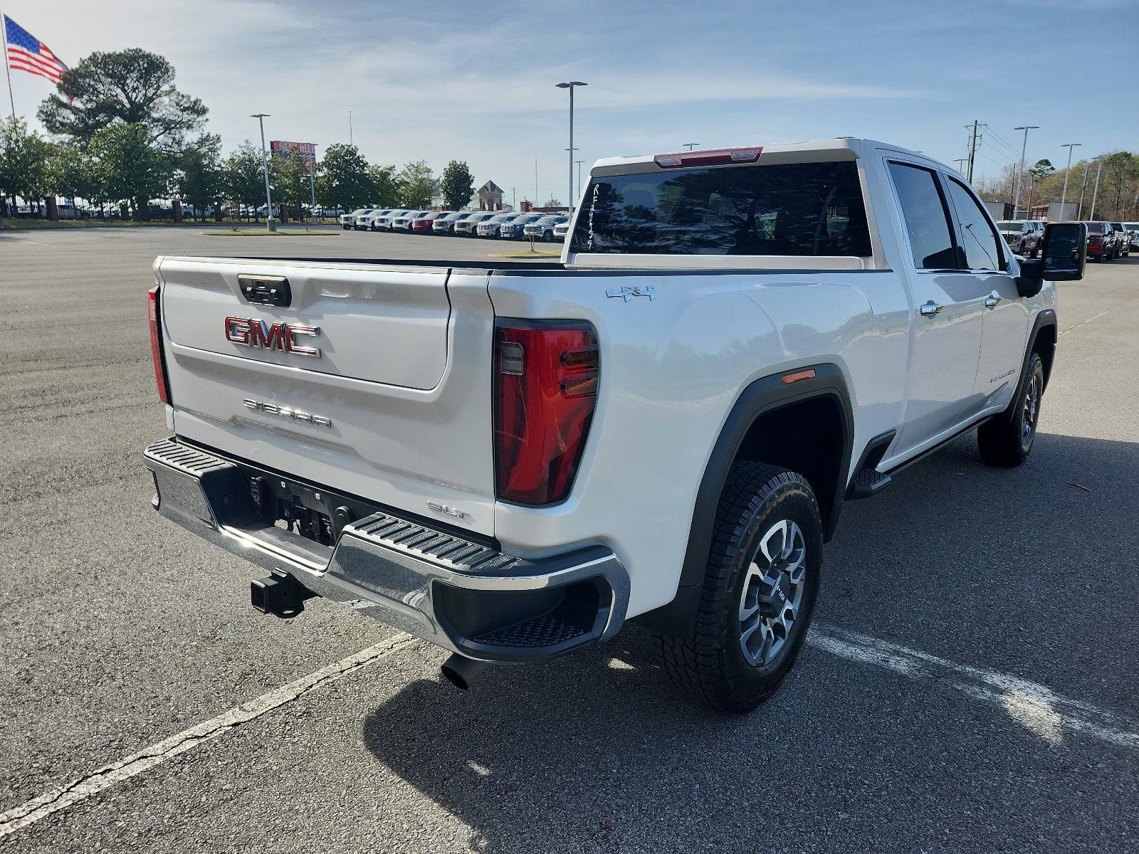 Used 2024 GMC Sierra 2500 SLT w/ SLT Convenience Package image 3