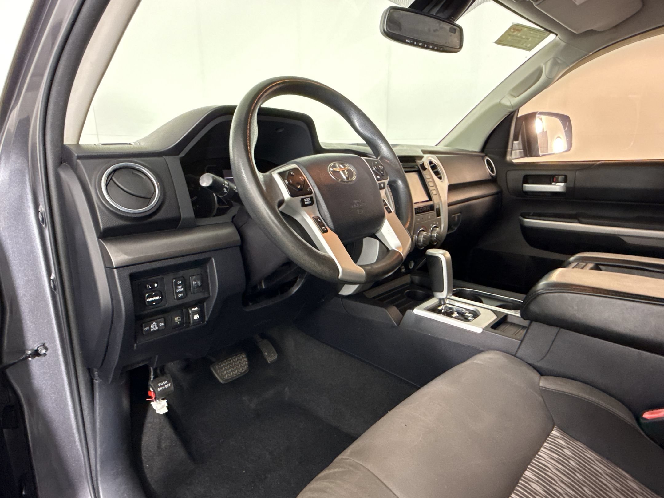 Used 2018 Toyota Tundra SR5 w/ SR5 Upgrade Package RWD image 4