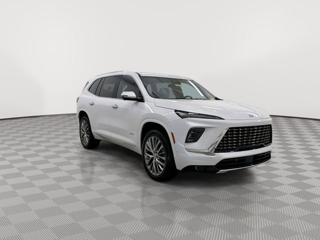 Used 2025 Buick Enclave Avenir w/ Super Cruise Package image 13