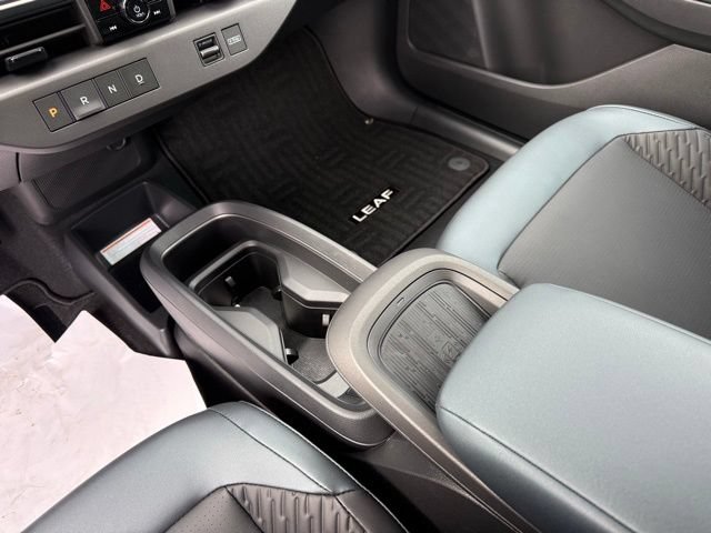 New 2026 Nissan Leaf Platinum+ w/ Floor Mat Package (Platinum+) FWD image 21