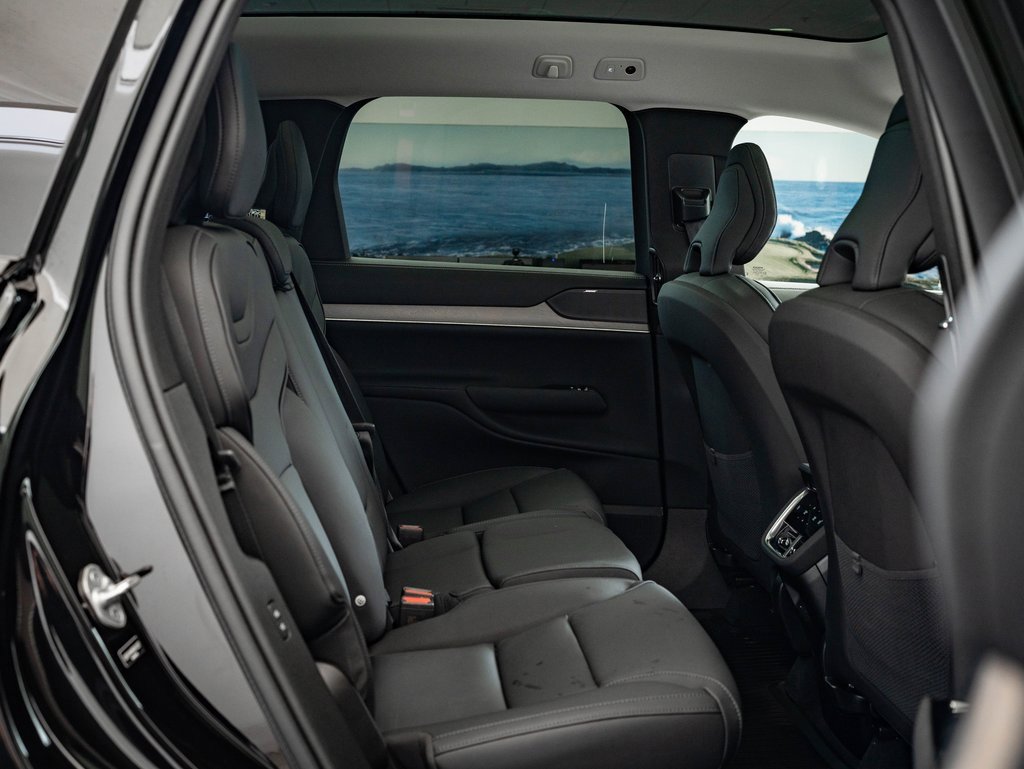 Used 2025 Volvo EX90 Plus image 43