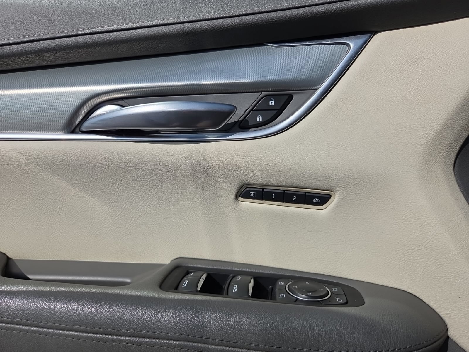Used 2019 Cadillac XT5 Luxury FWD image 22