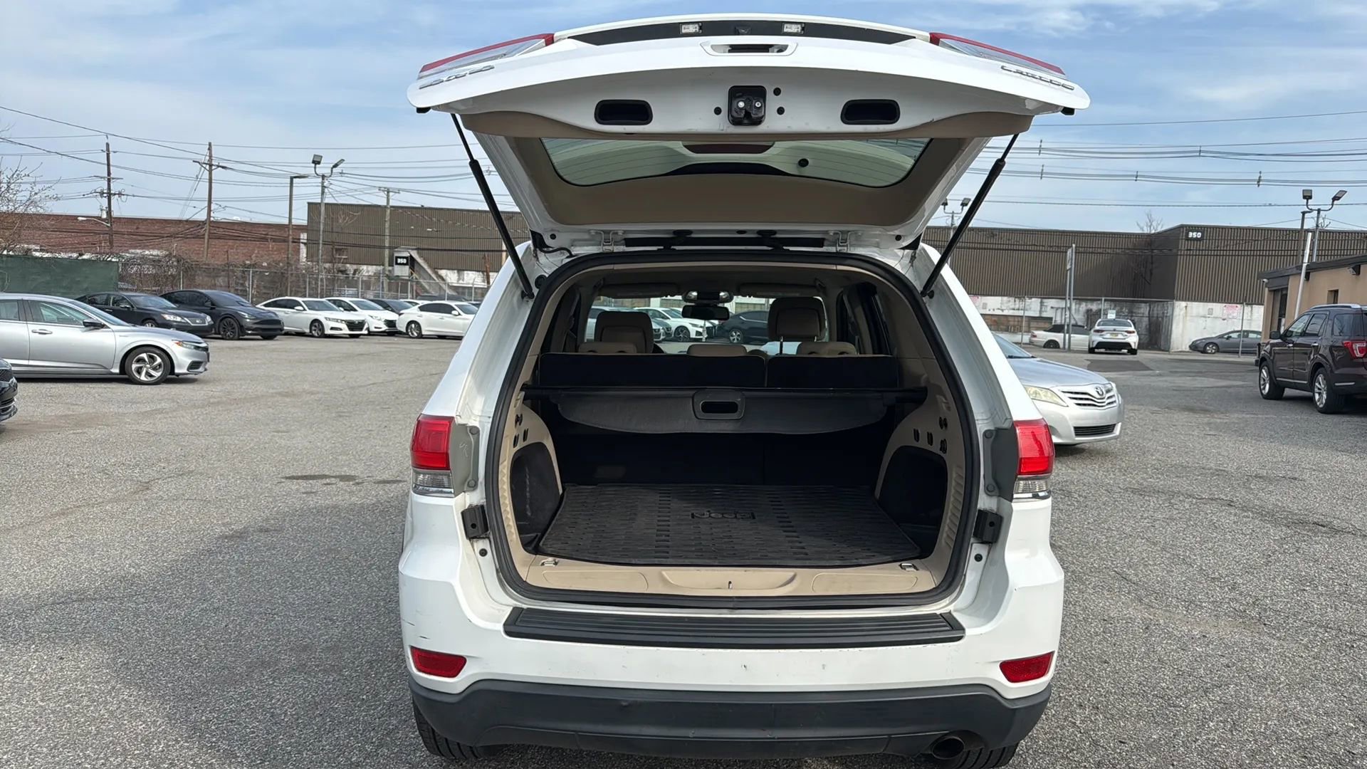 Used 2014 Jeep Grand Cherokee Laredo w/ Quick Order Package 23E AWD/4WD image 26