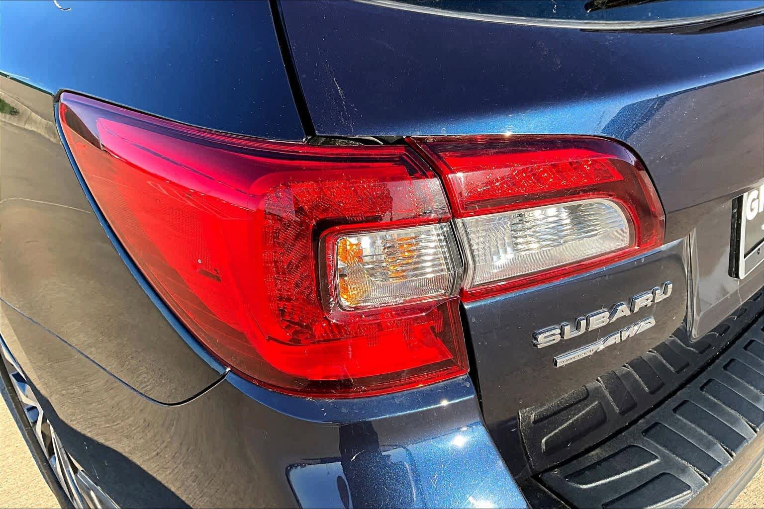 Used 2018 Subaru Outback 3.6R Touring AWD/4WD image 57