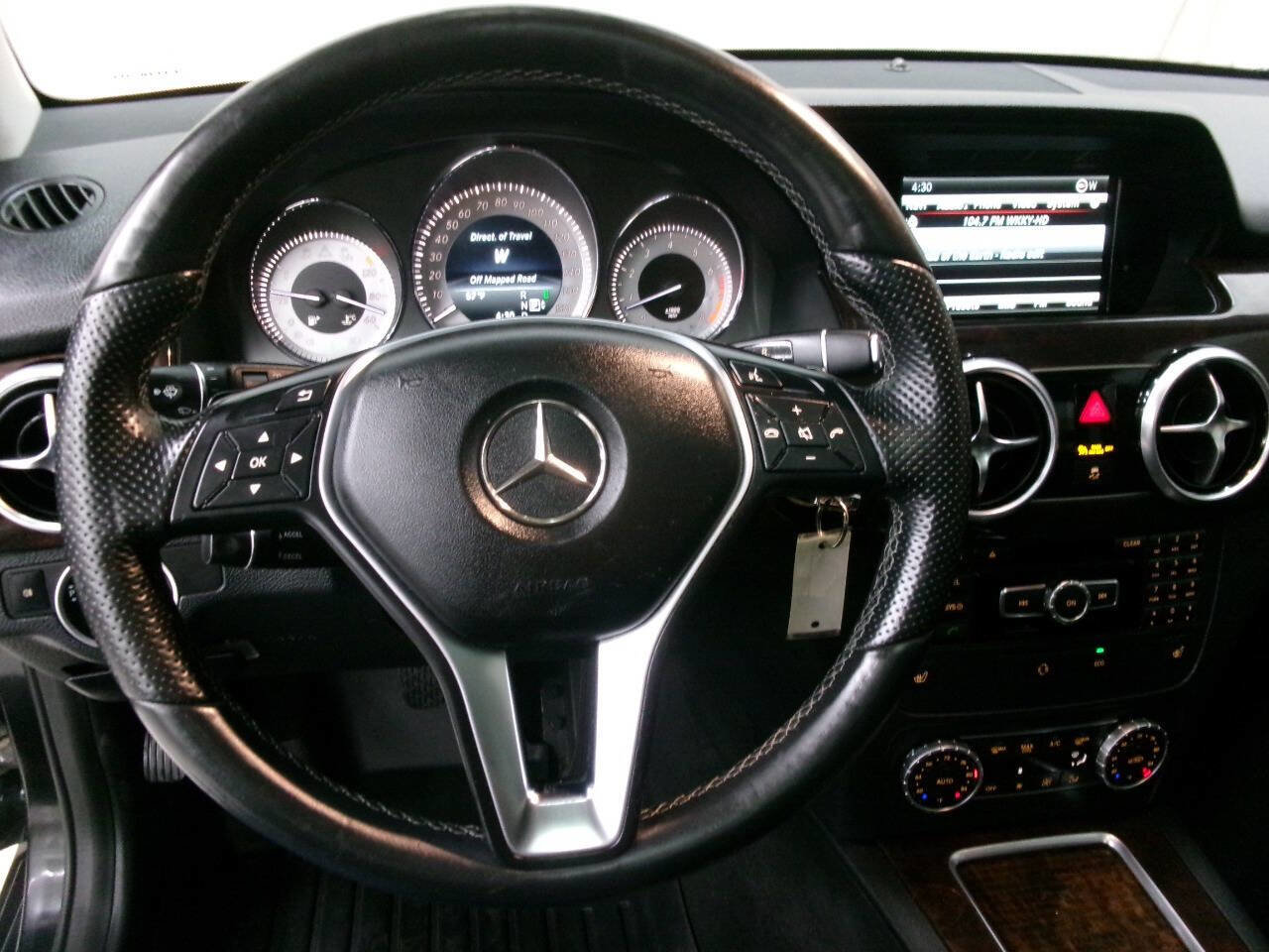 Used 2015 Mercedes-Benz GLK 350 4MATIC image 34