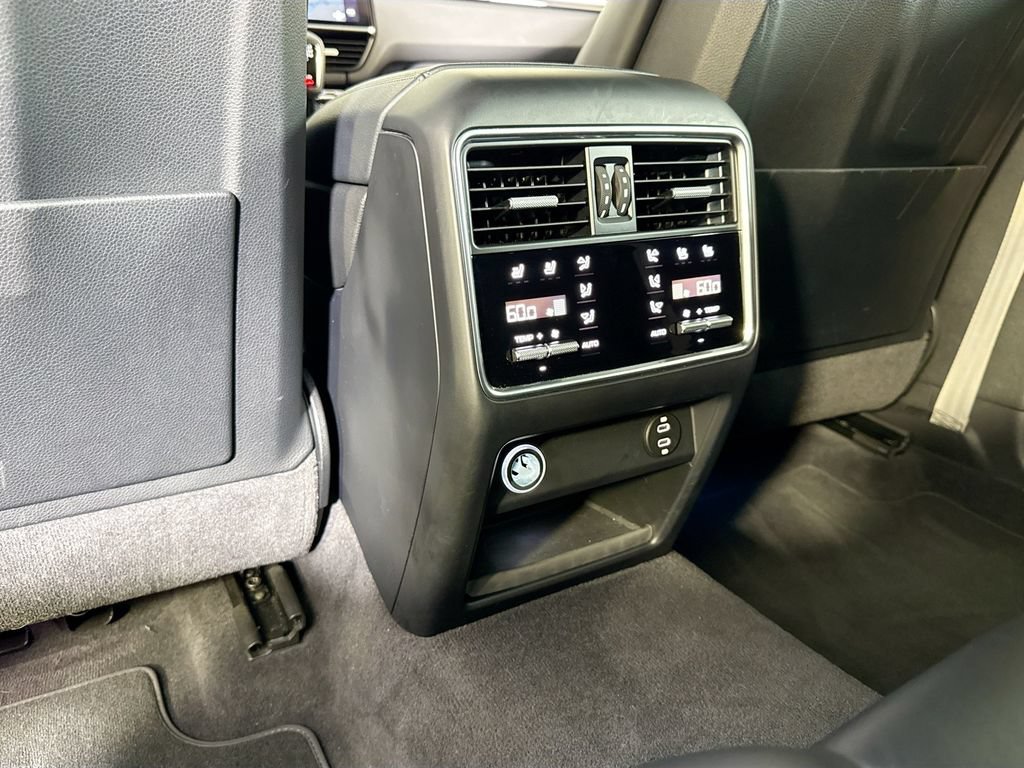 Certified 2023 Porsche Cayenne Platinum Edition AWD/4WD image 20