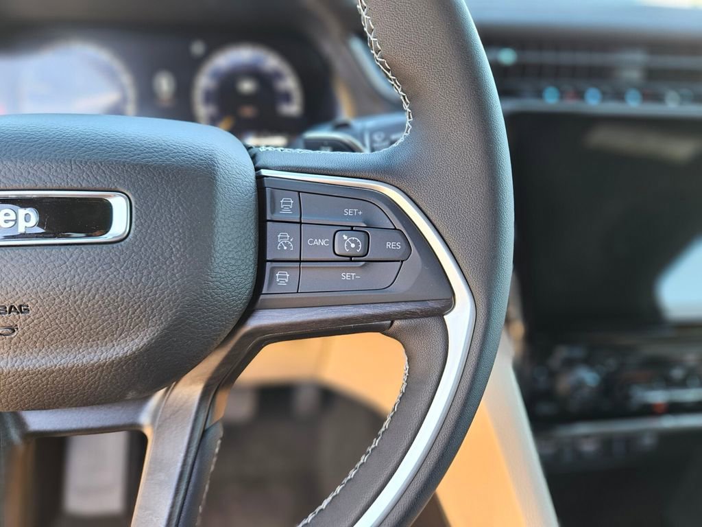 New 2025 Jeep Grand Cherokee Limited image 27