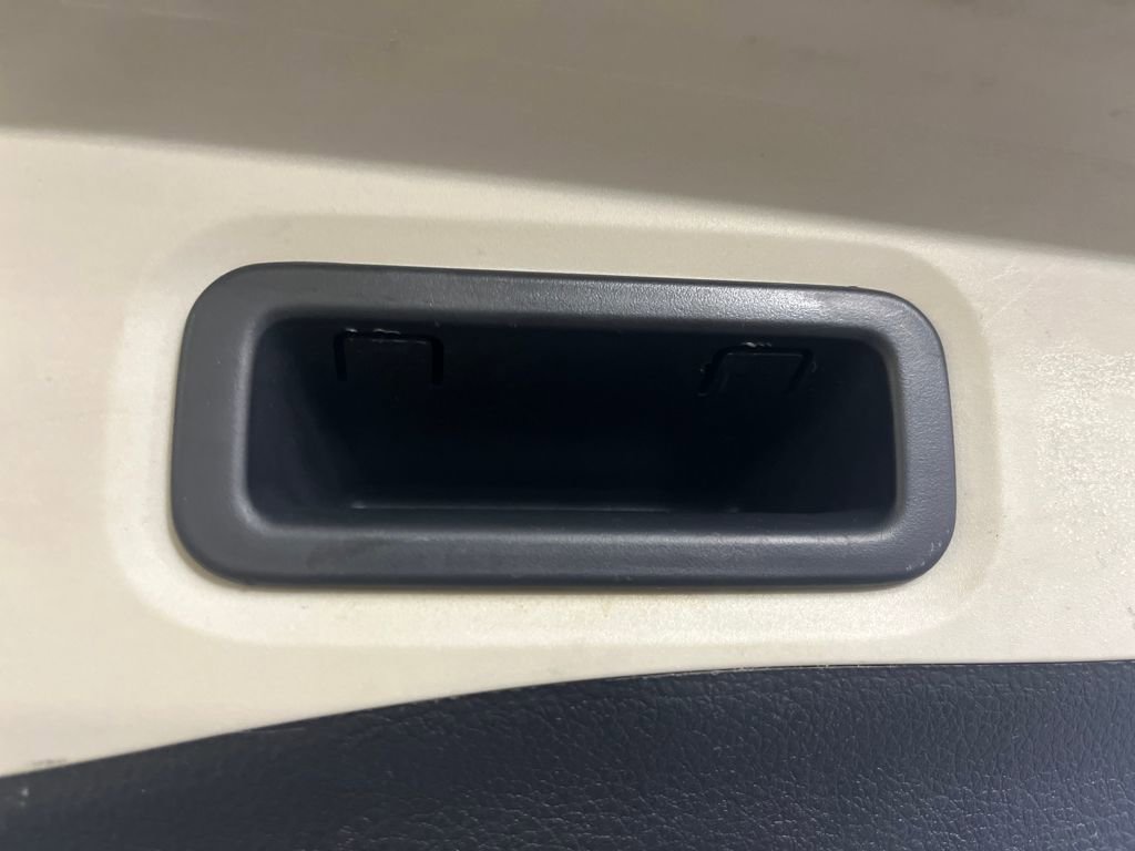 Used 2019 Nissan Rogue S image 14