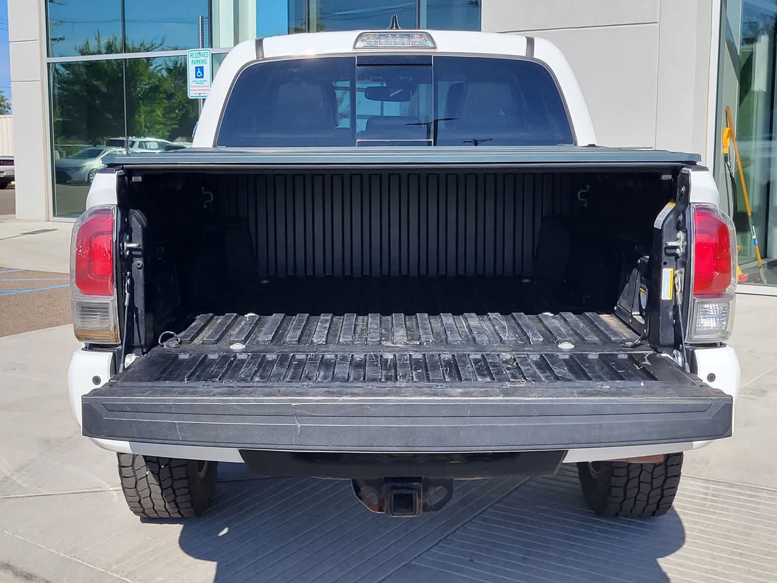 Used 2018 Toyota Tacoma Limited AWD/4WD image 33