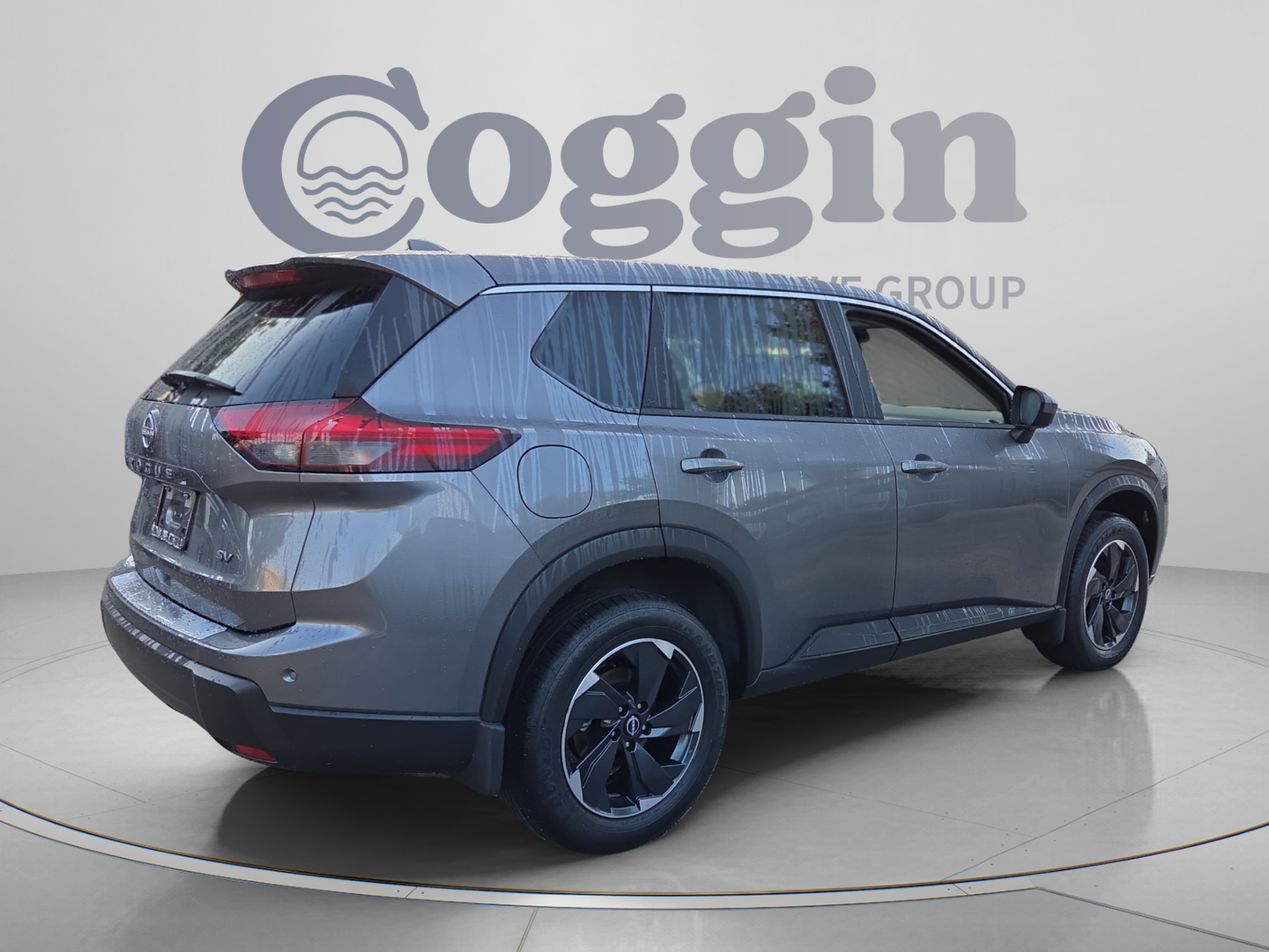 Used 2024 Nissan Rogue SV FWD image 5