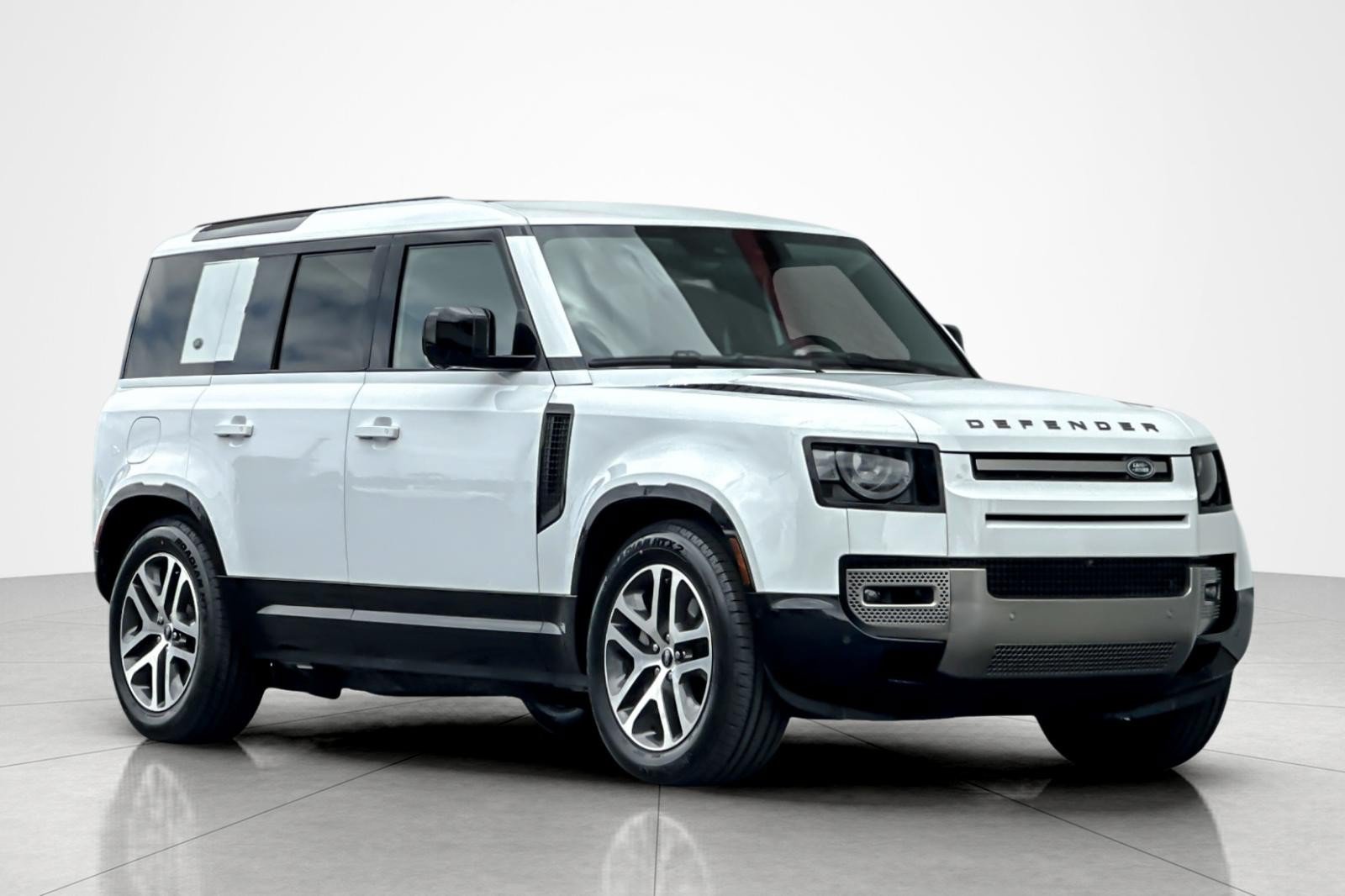 Used 2024 Land Rover Defender 110 X-Dynamic SE AWD/4WD image 7