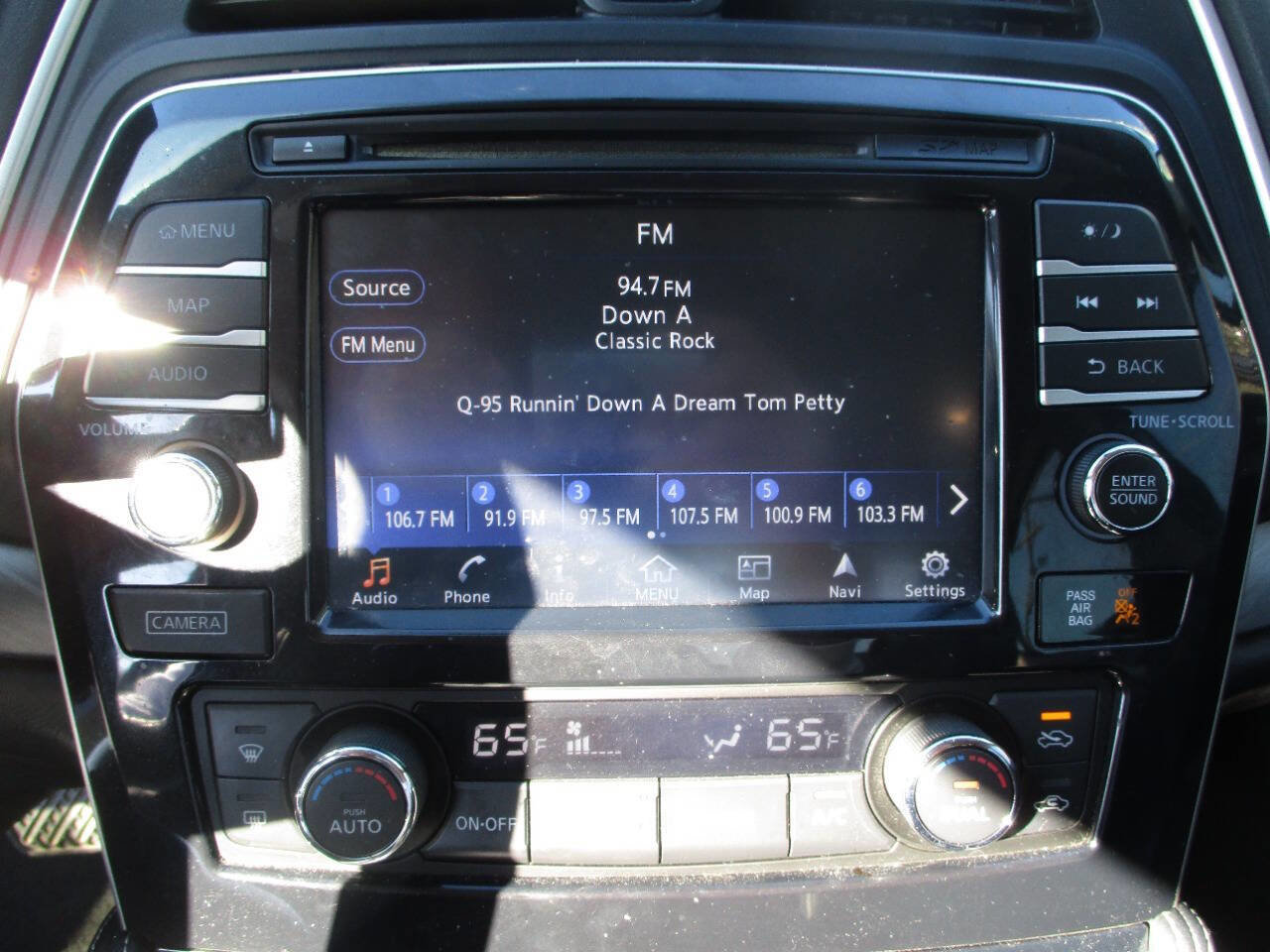 Used 2017 Nissan Maxima 3.5 SV image 9