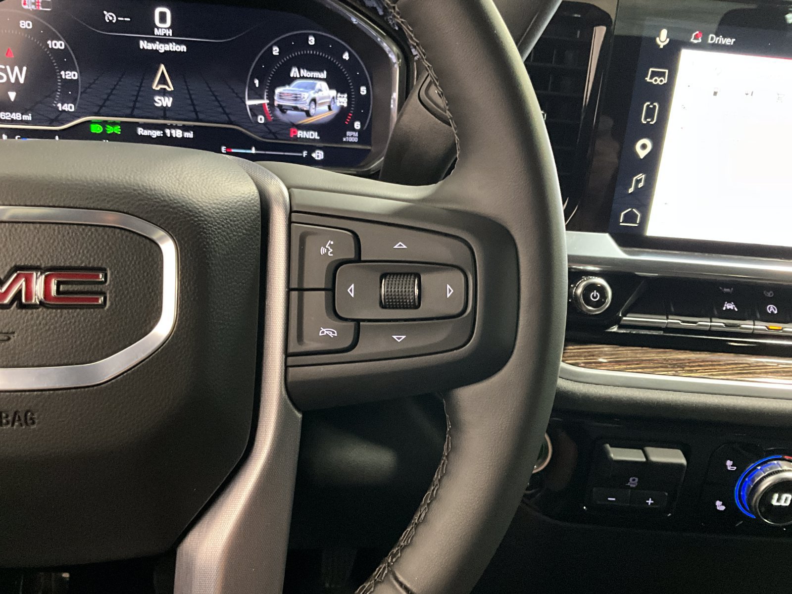 Used 2025 GMC Sierra 1500 Elevation AWD/4WD image 18