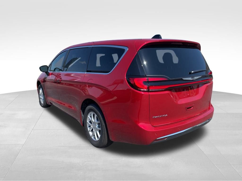 New 2026 Chrysler Pacifica Select image 6