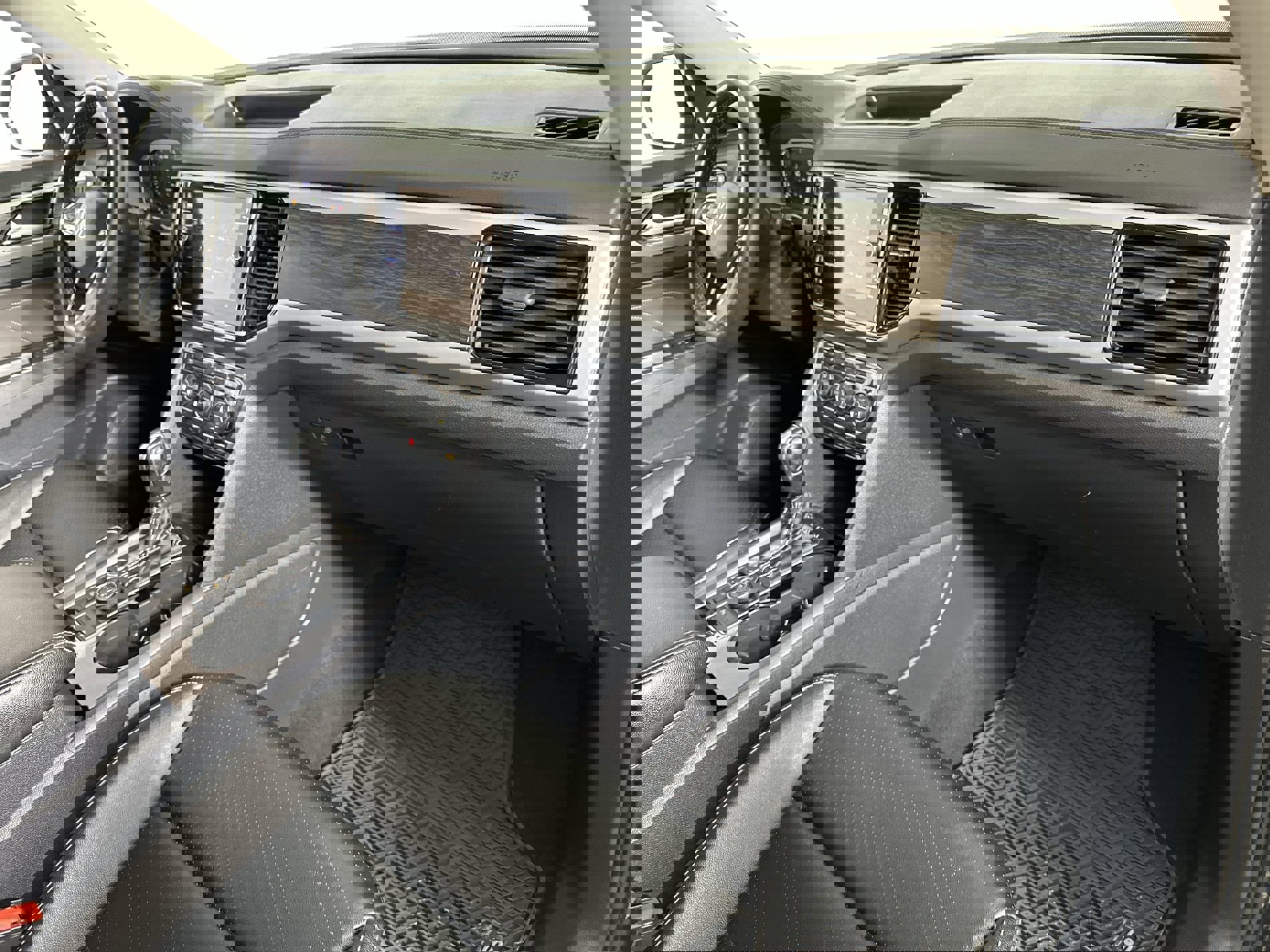 Used 2022 Volkswagen Atlas SE image 66