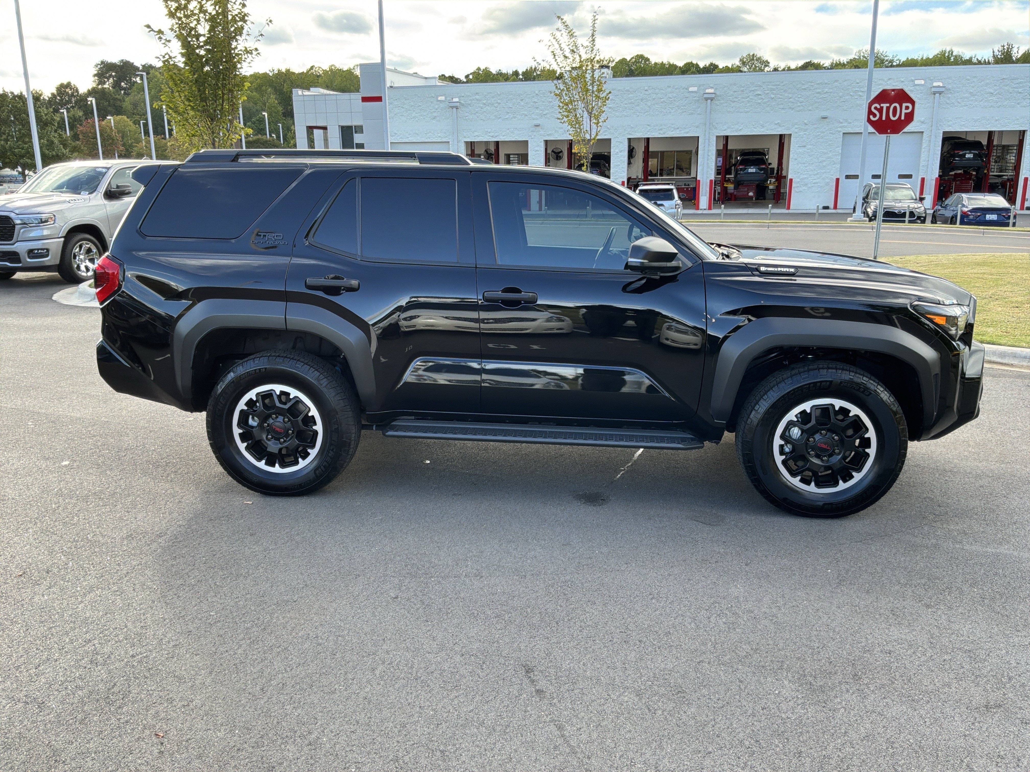 Used 2025 Toyota 4Runner TRD Off-Road Premium AWD/4WD image 11