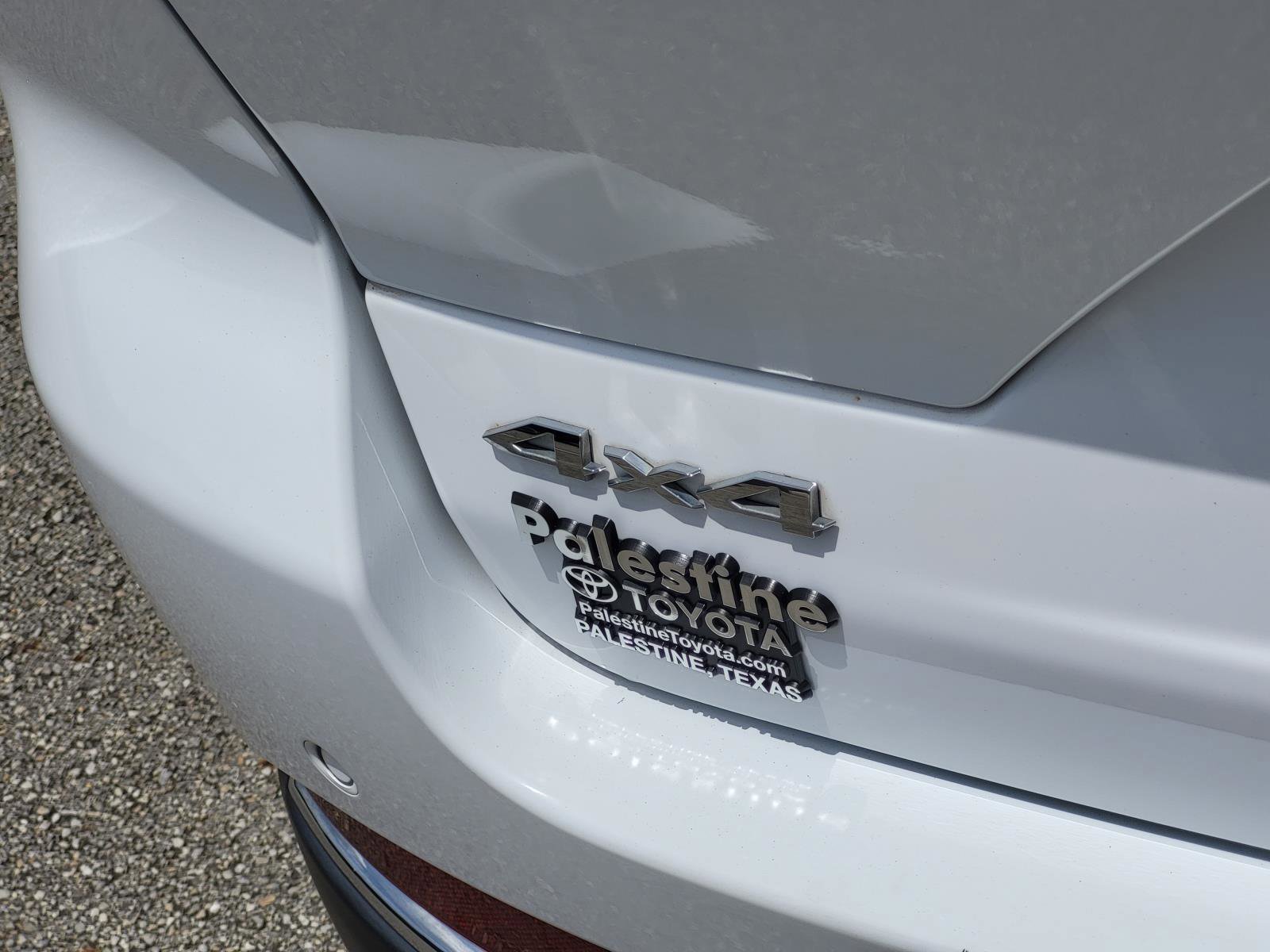 Used 2023 Jeep Grand Cherokee Limited image 9