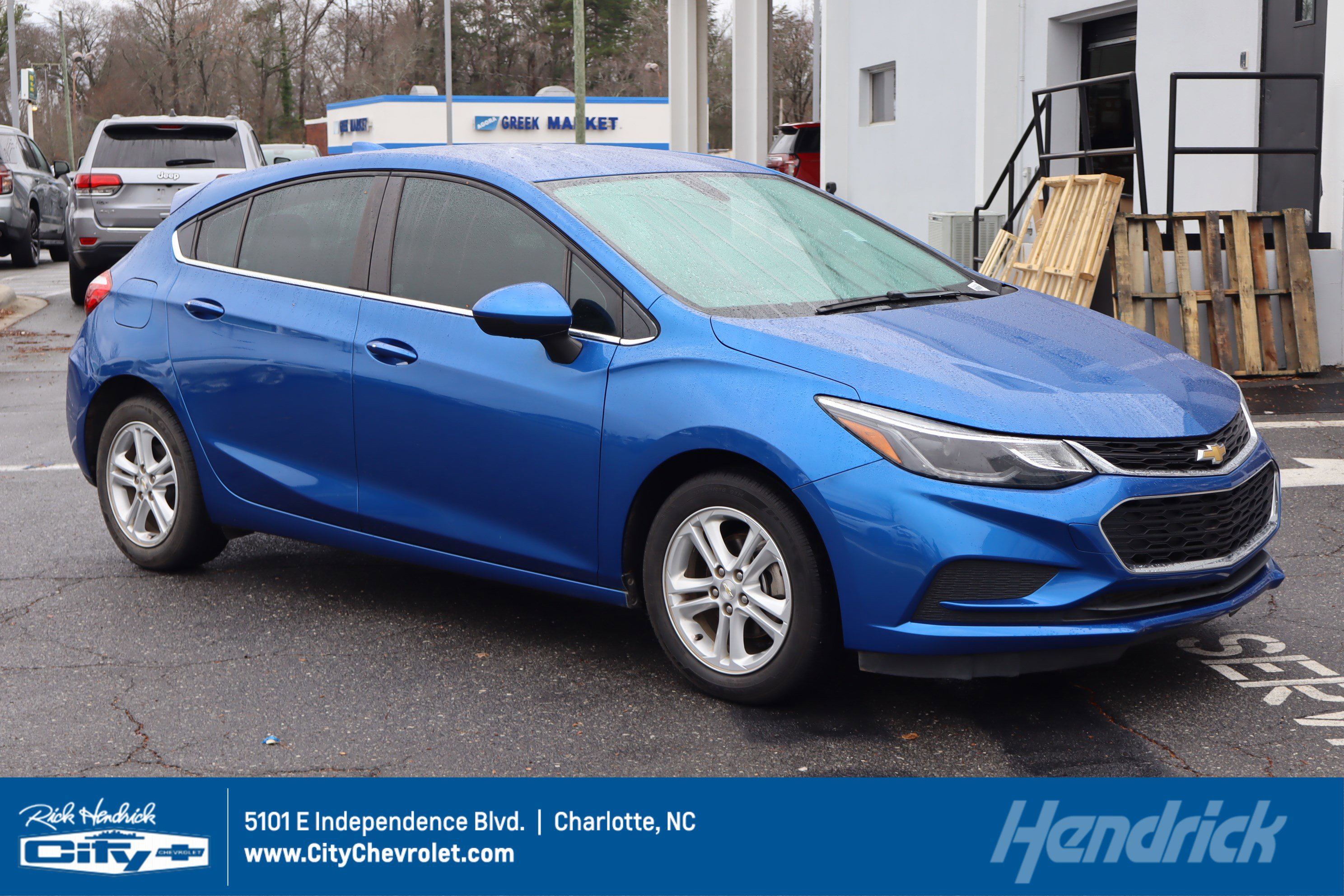 Used 2018 Chevrolet Cruze LT w/ Convenience Package image 1