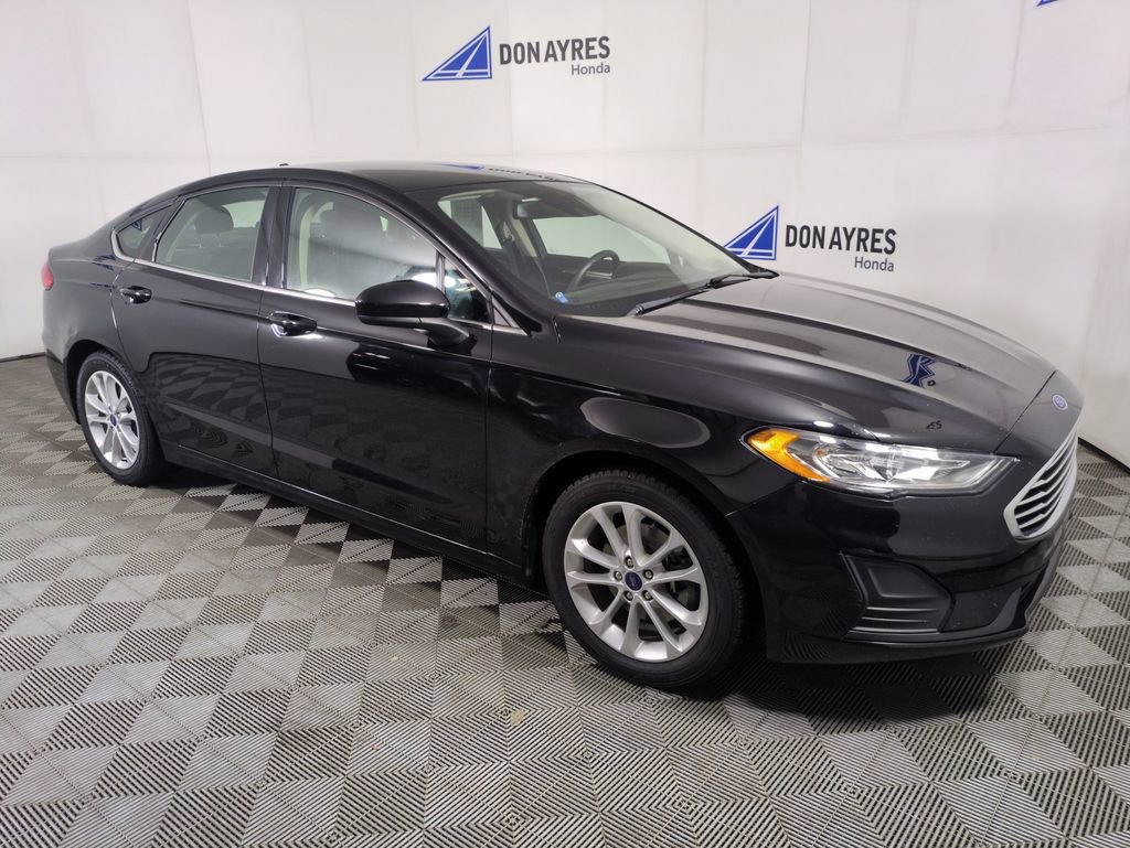 Used 2019 Ford Fusion SE image 9