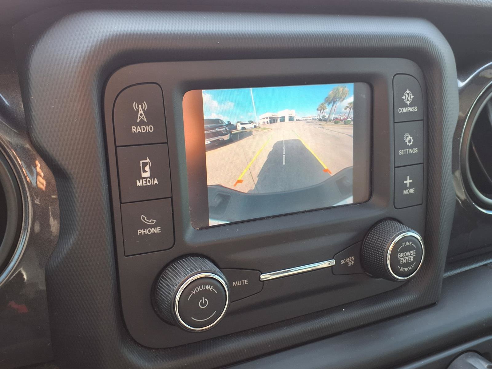 Used 2020 Jeep Gladiator Sport AWD/4WD image 21