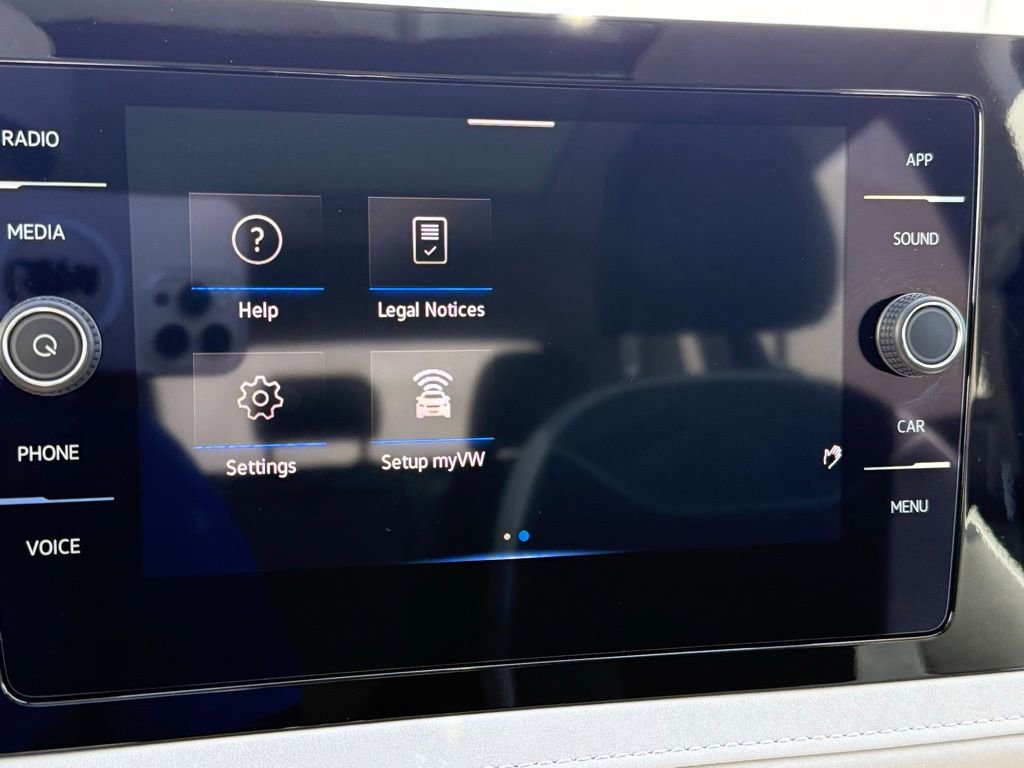 Certified 2025 Volkswagen Taos SE FWD image 23