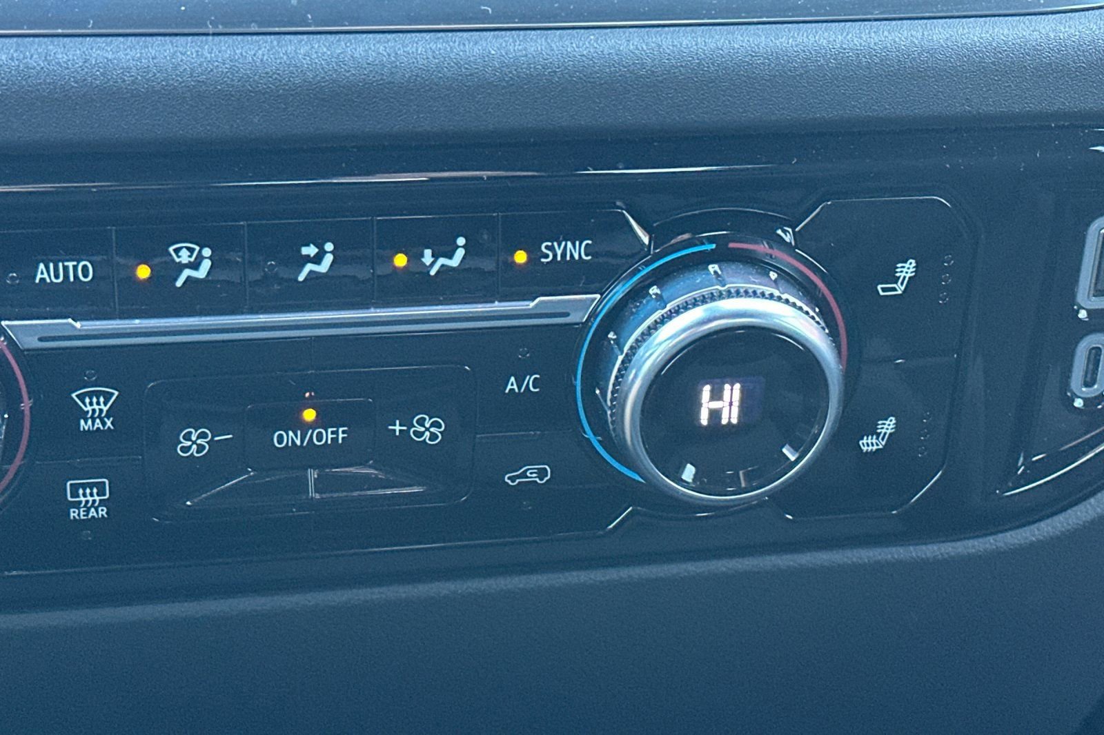 Used 2025 GMC Sierra 1500 Elevation image 29