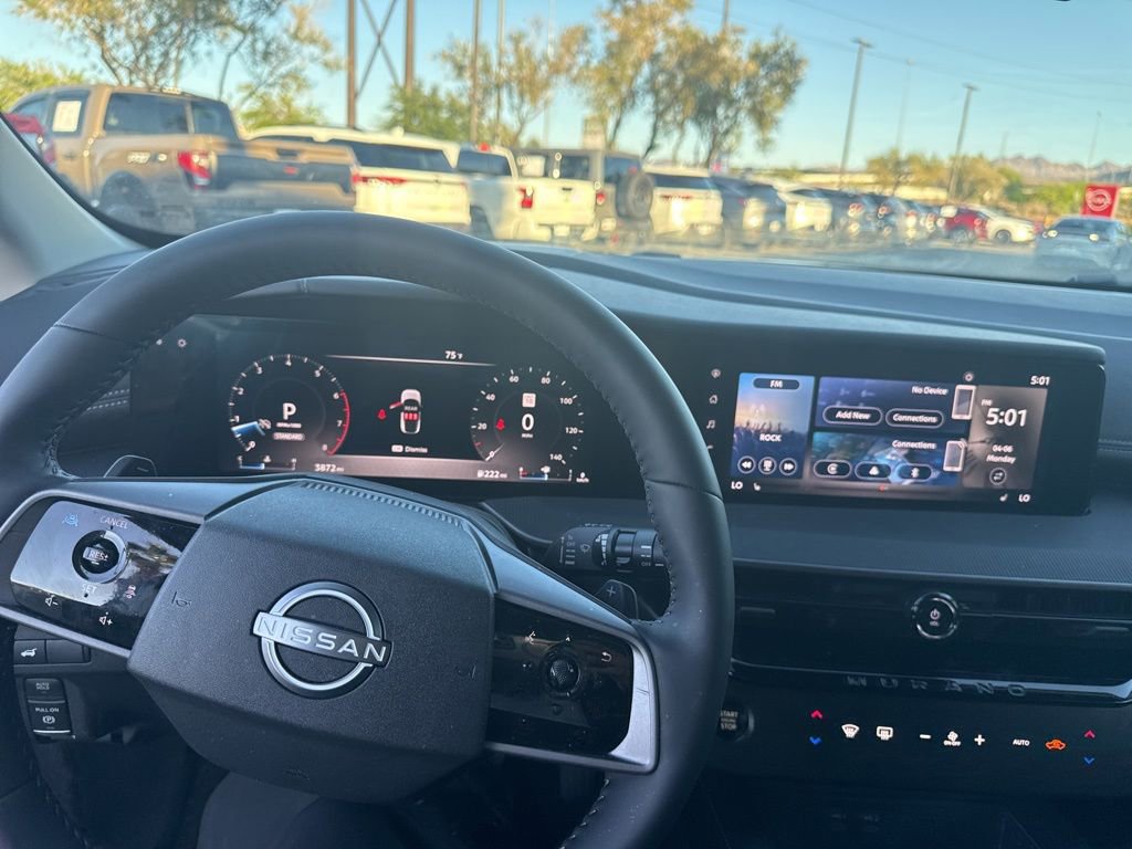 Used 2025 Nissan Murano SV image 21