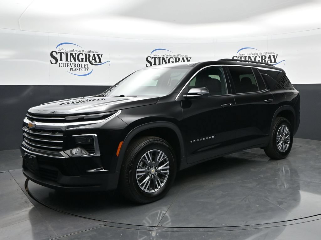 Used 2026 Chevrolet Traverse LT AWD/4WD image 3