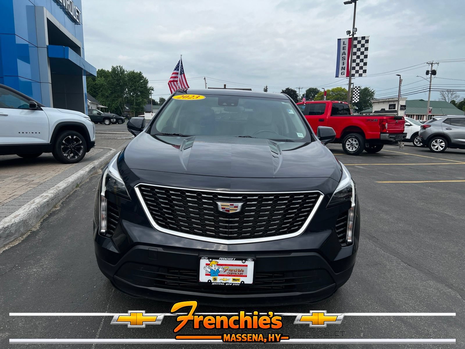 Used 2023 Cadillac XT4 Luxury w/ Driver Awareness Package AWD/4WD image 2