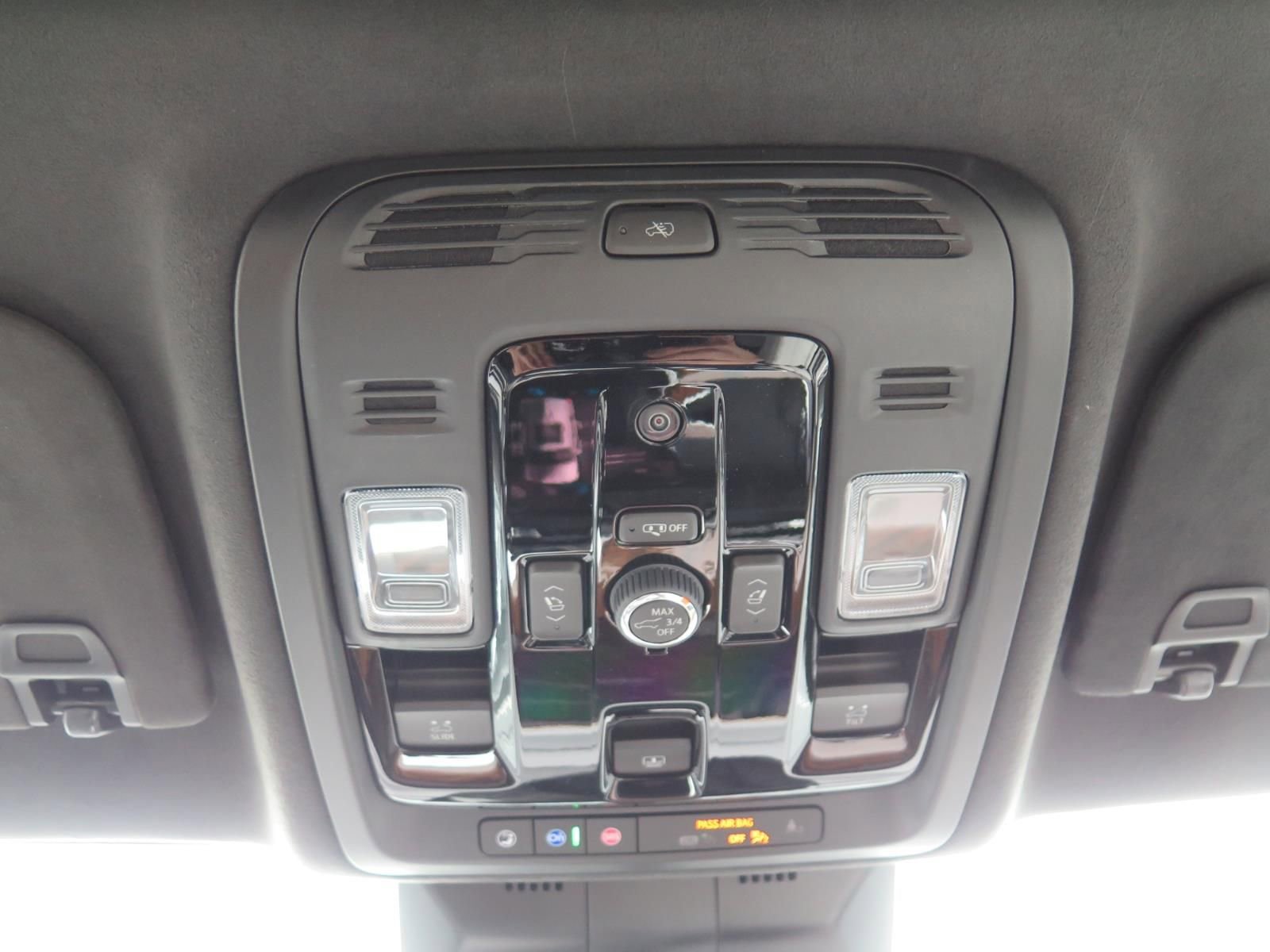 New 2026 Cadillac Escalade Platinum Luxury w/ LPO, Floor Liner Package image 19