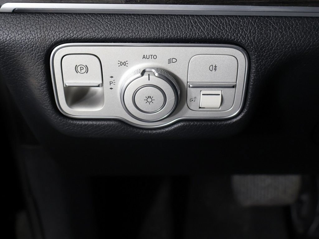Used 2022 Mercedes-Benz GLE 450 4MATIC w/ AMG Line Exterior image 39
