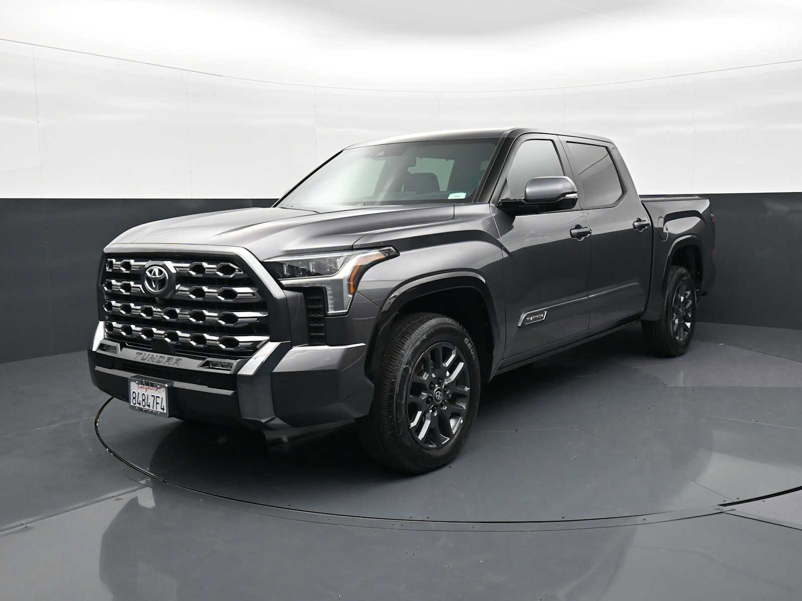 Used 2025 Toyota Tundra Platinum AWD/4WD image 1
