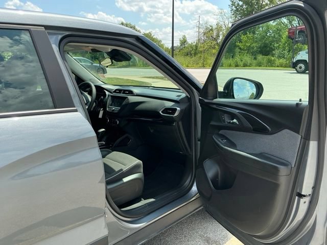 Used 2021 Chevrolet TrailBlazer LS FWD image 17