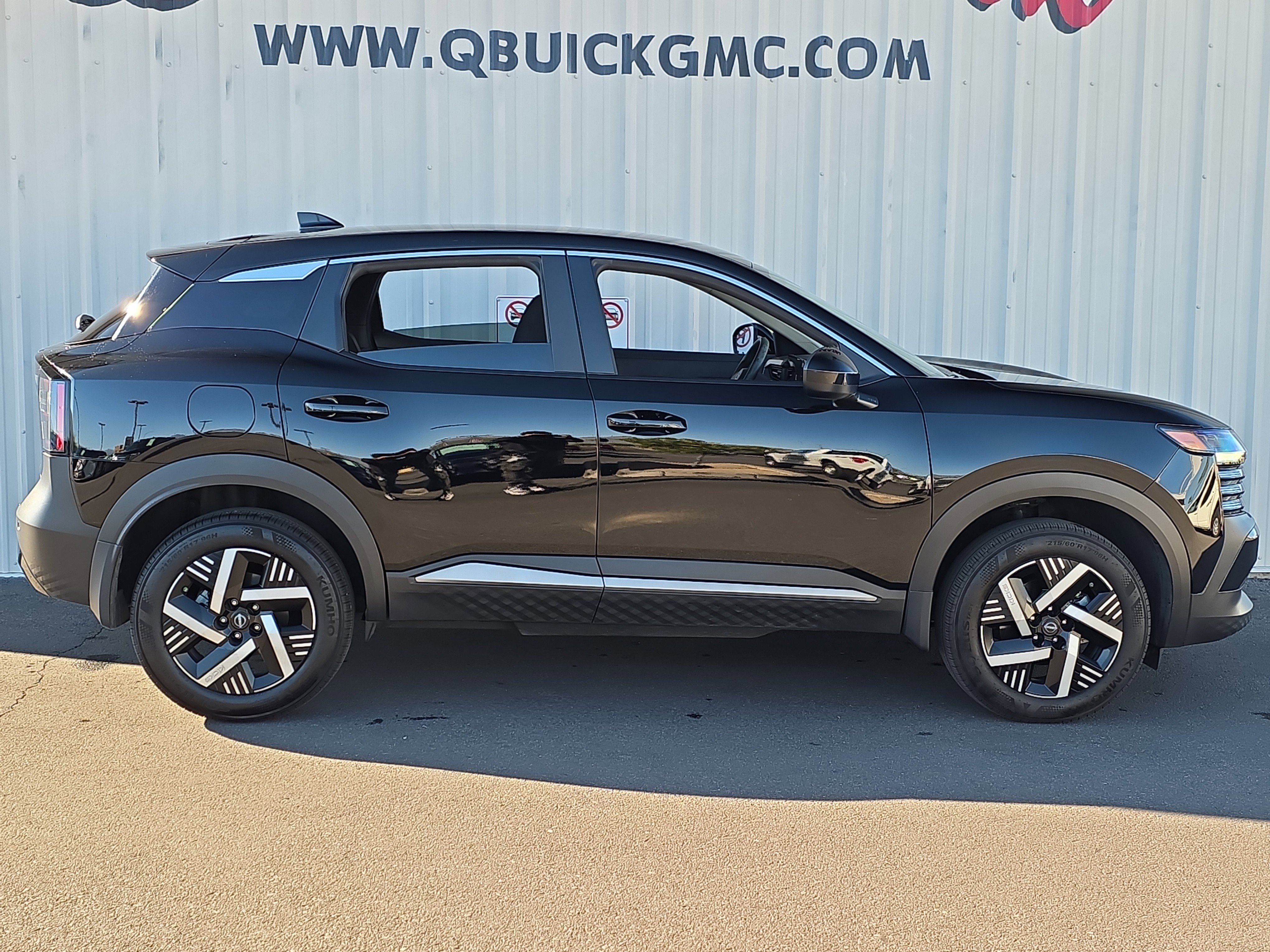 Used 2025 Nissan Kicks SV image 10