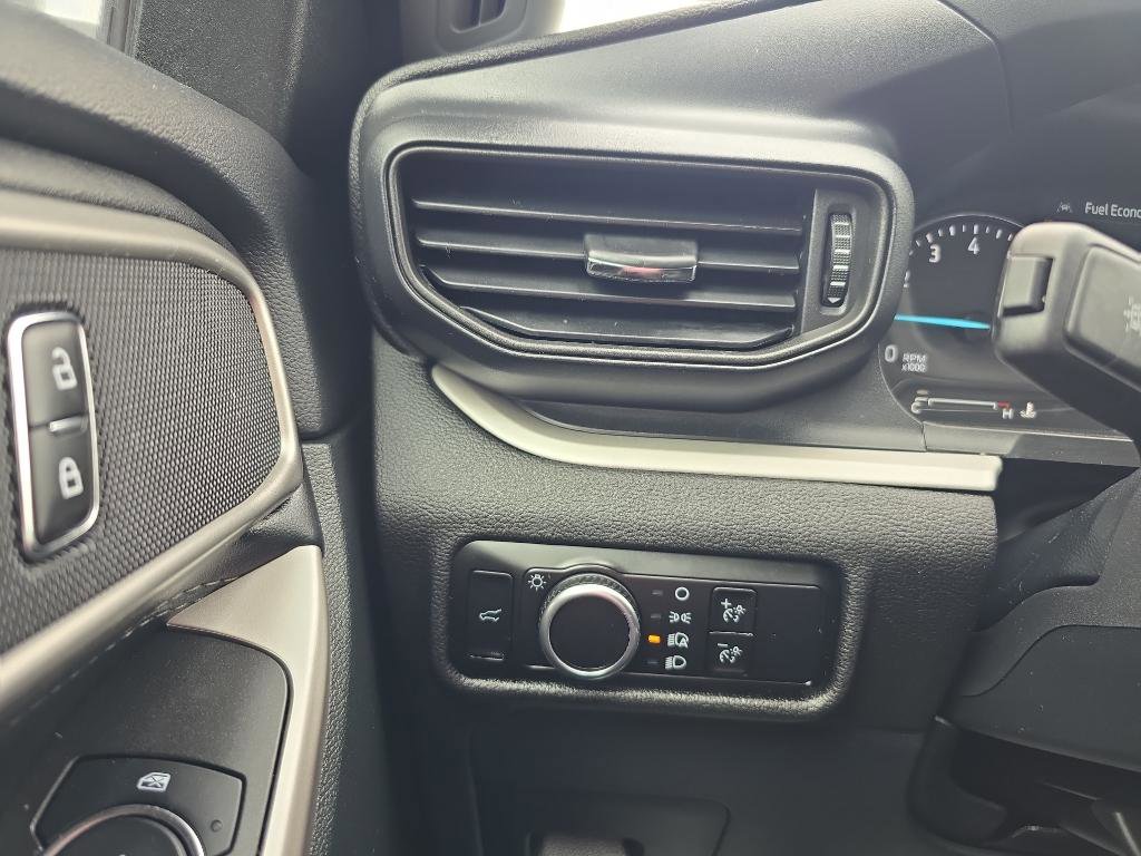 Used 2024 Ford Explorer XLT image 23