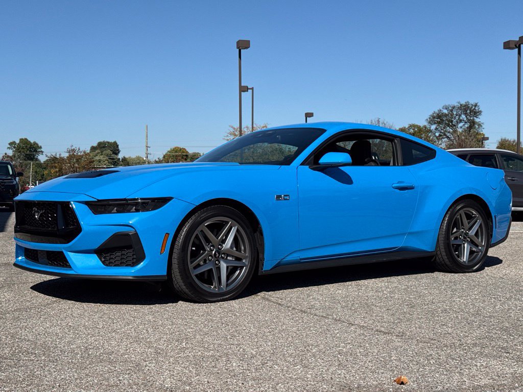 Used 2025 Ford Mustang GT RWD image 16