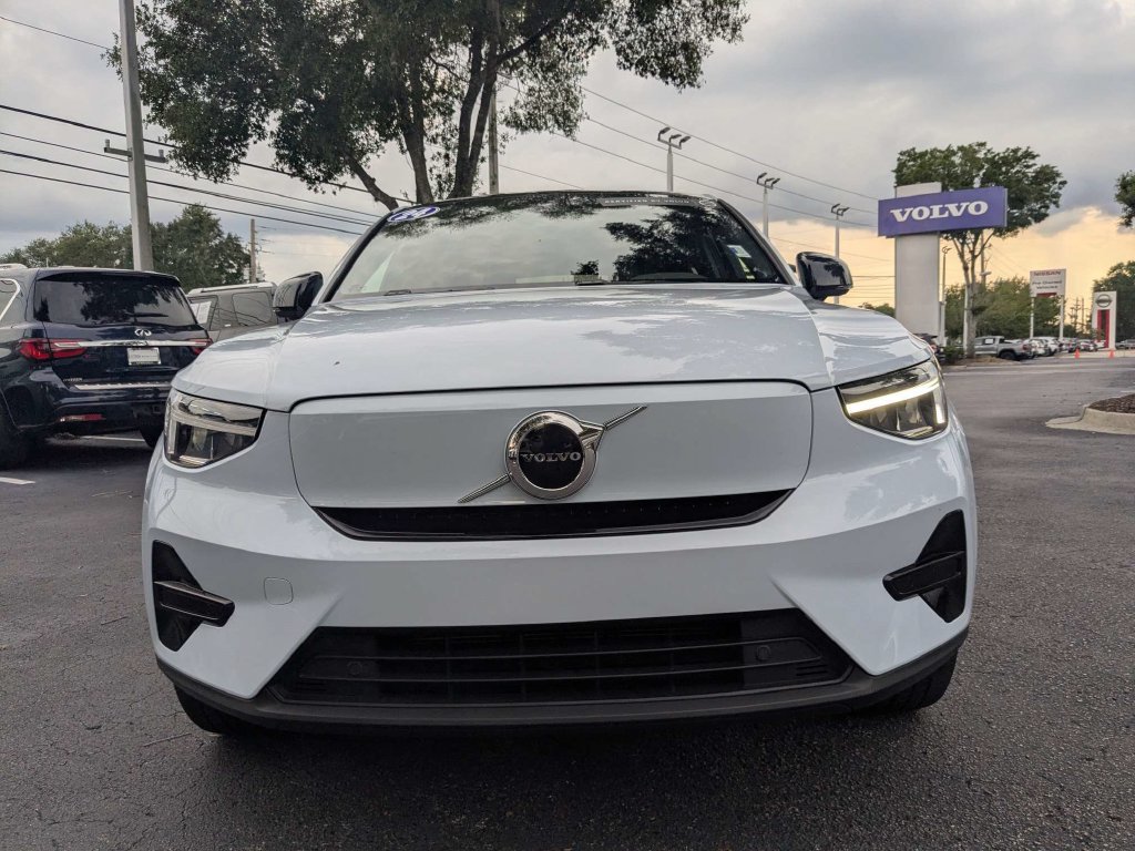Certified 2024 Volvo C40 Recharge Core AWD/4WD image 9