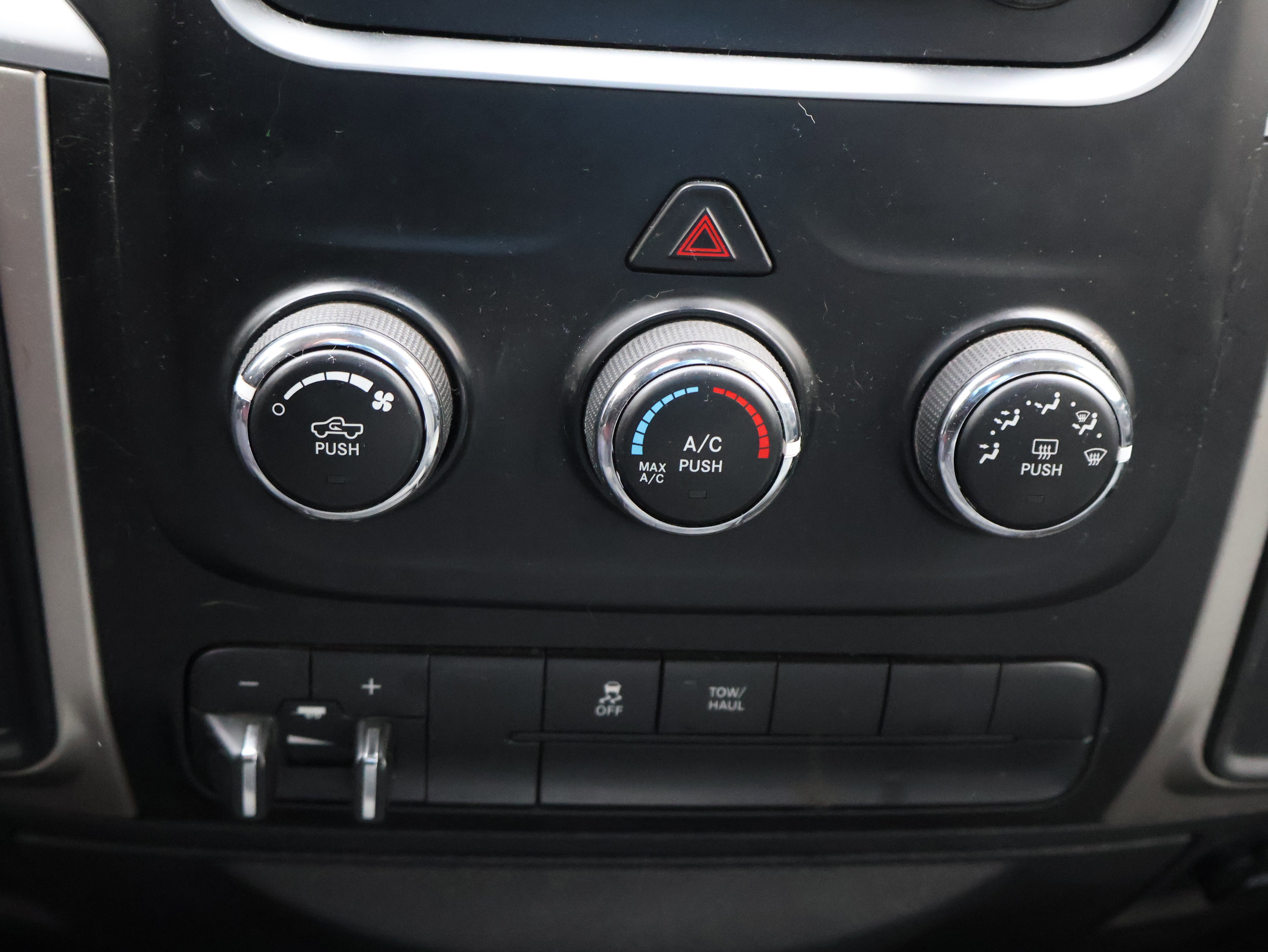 Used 2016 RAM 2500 SLT image 26