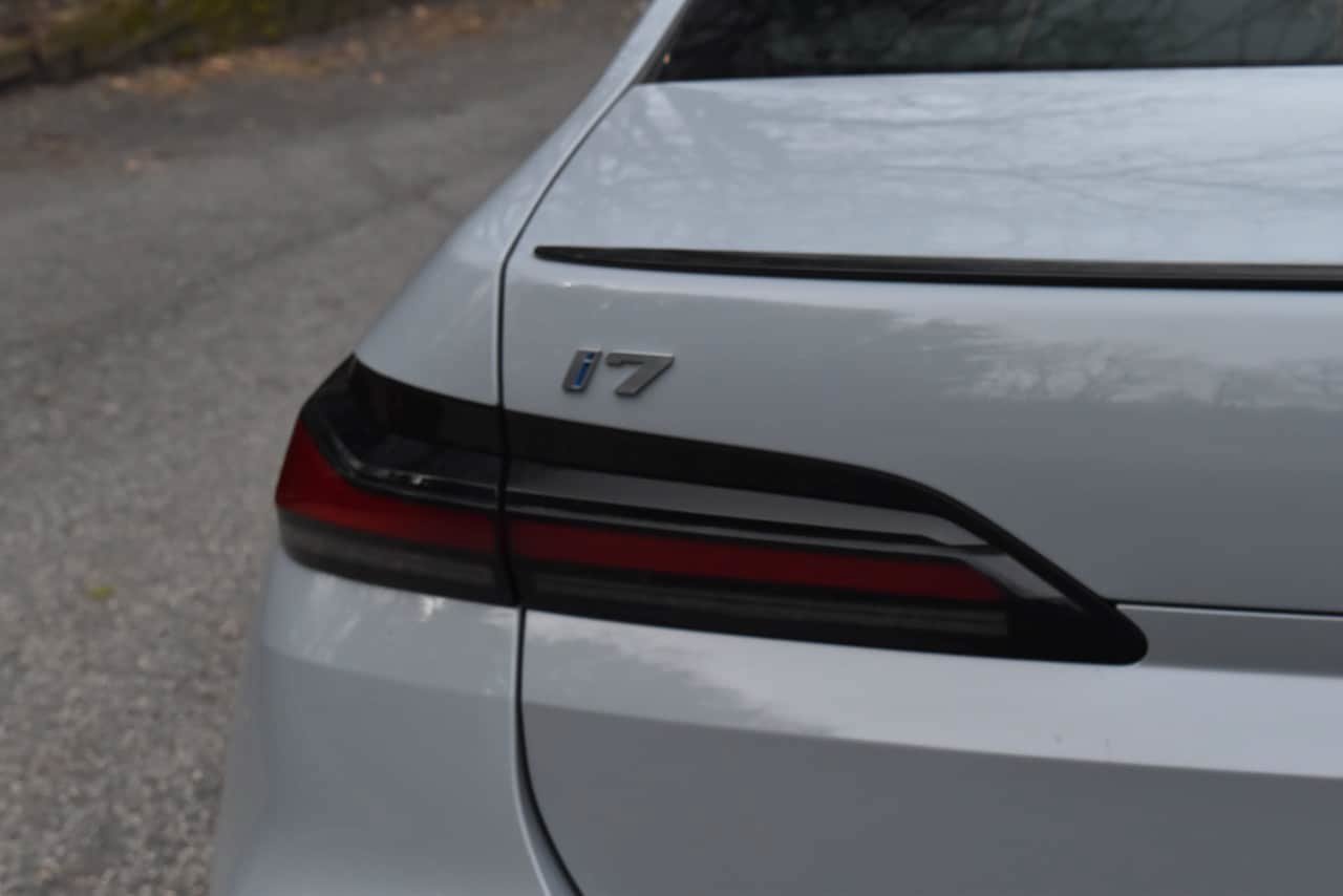 Used 2023 BMW i7 xDrive60 AWD/4WD image 42