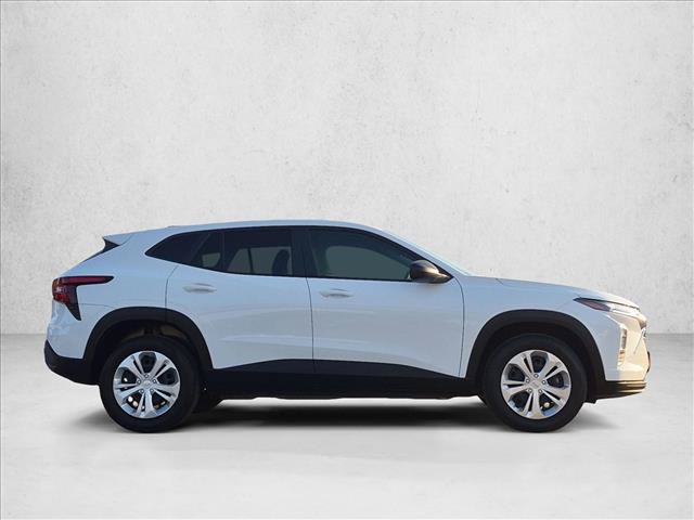 Used 2025 Chevrolet Trax LS w/ Driver Confidence Package FWD image 4