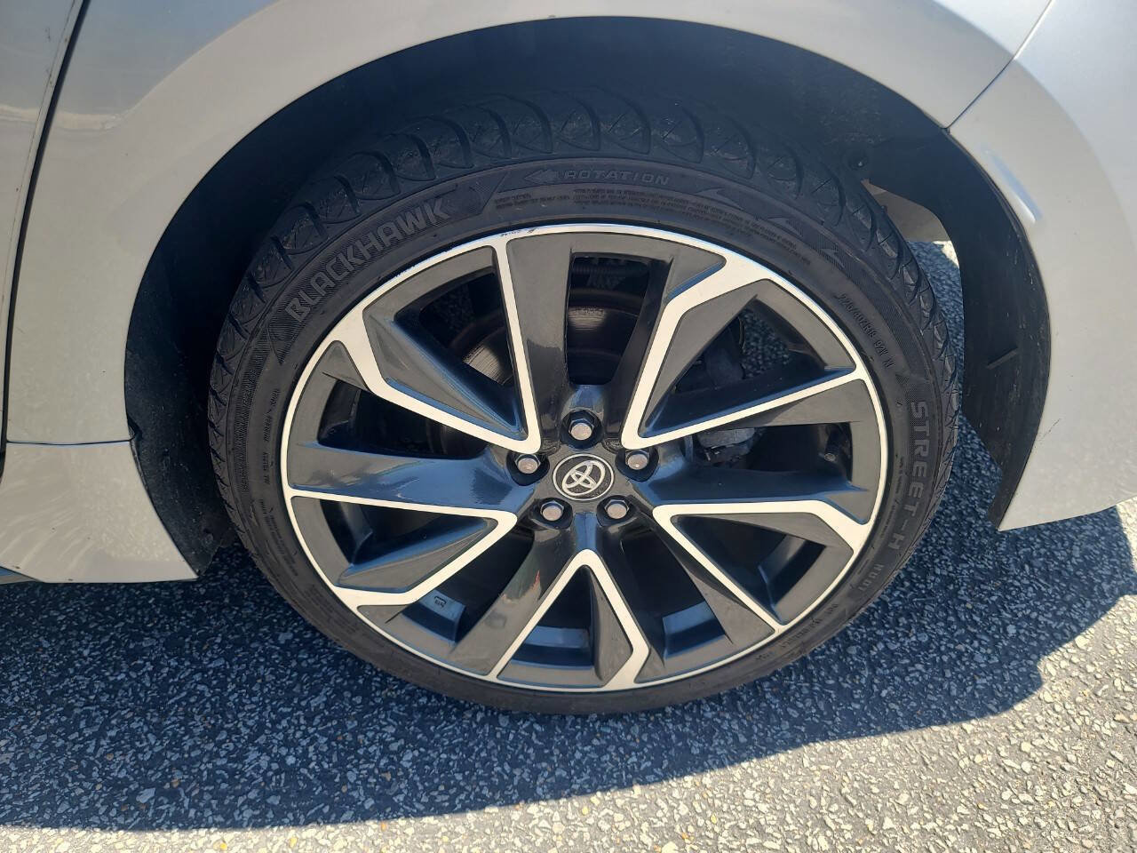 Used 2020 Toyota Corolla SE FWD image 12