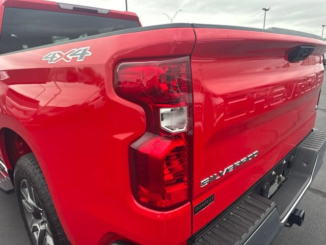 Used 2022 Chevrolet Silverado 1500 LT AWD/4WD image 21