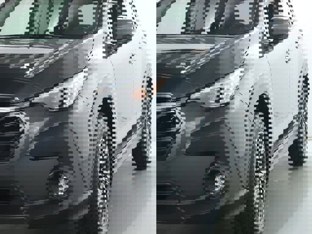 Used 2024 Subaru Crosstrek 2.0i Premium image 4